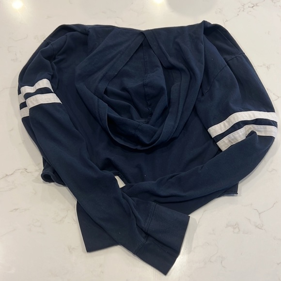 Hollister hooded crop long sleeve - Picture 4 of 4